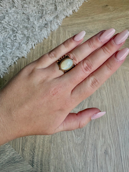 Bague en acier inoxydable et pierre naturelle de nacre | Clea