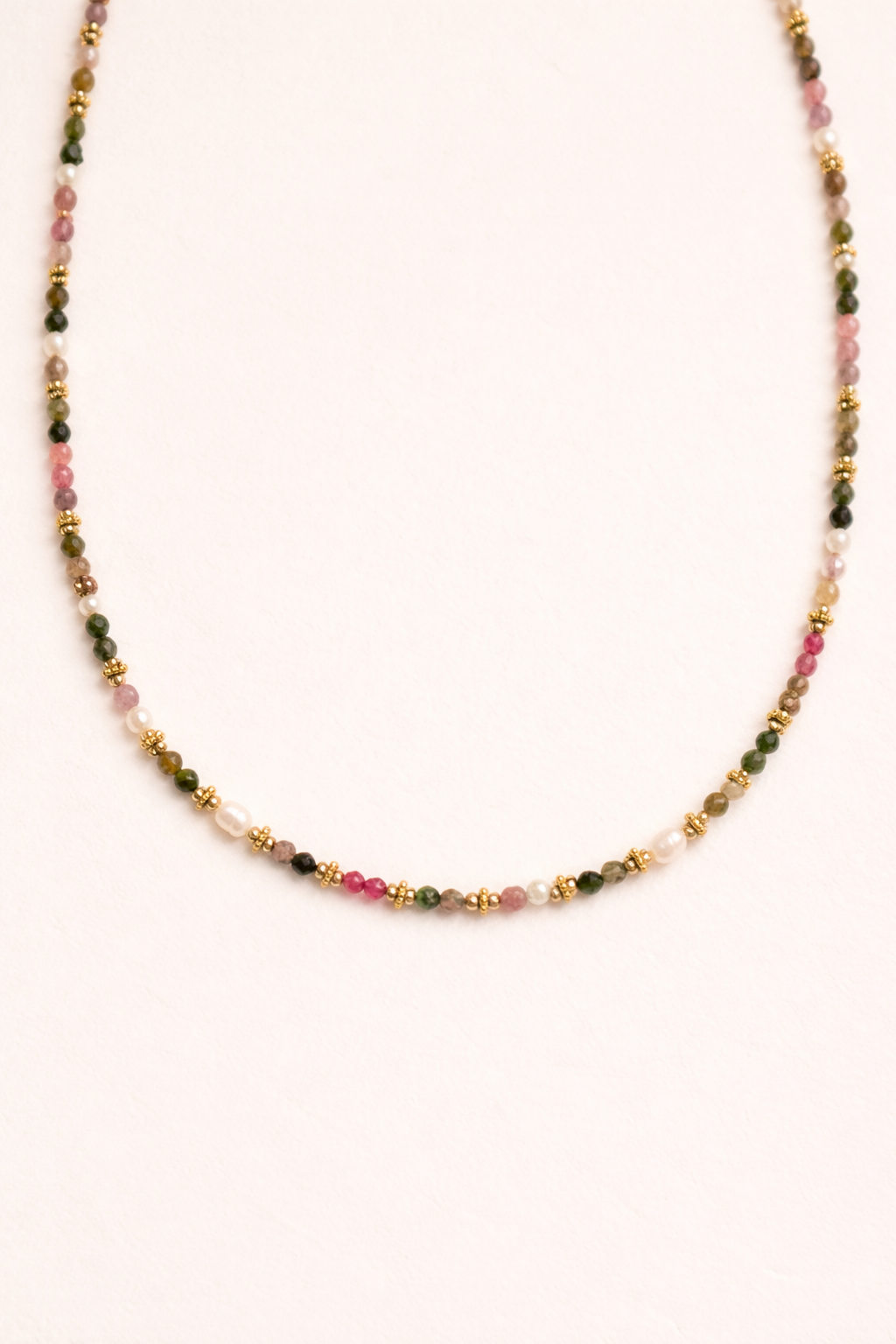 Collier en pierres naturelles de tourmaline, perles d’eau douce et acier inoxydable | Soraya