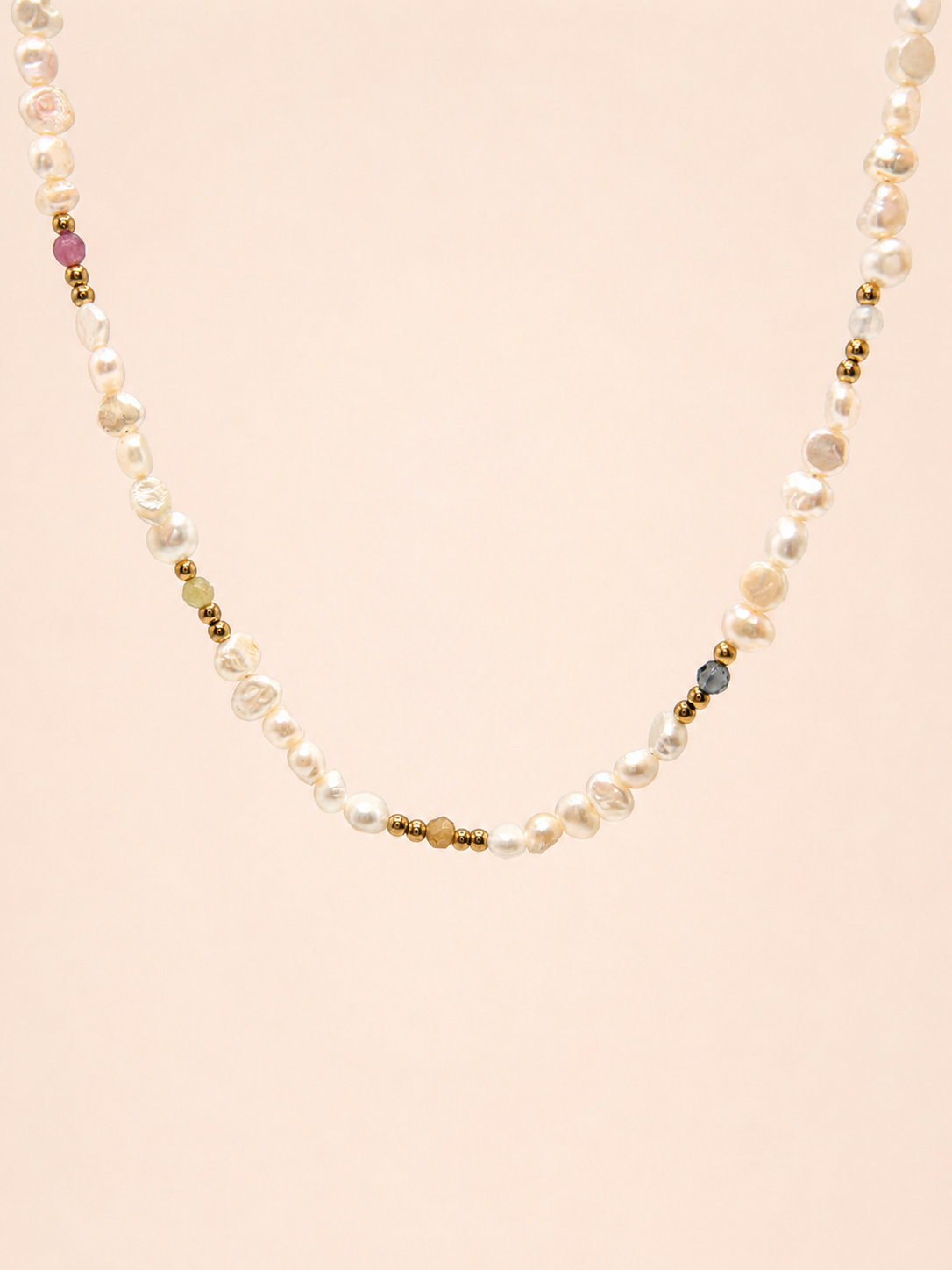 Collier en acier inoxydable, perles d’eau douce et pierres naturelles